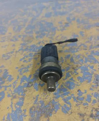 Volkswagen Touran I Coolant temperature sensor 1J0973702