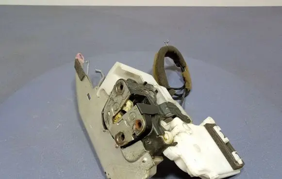 Mazda CX-7 Front door lock