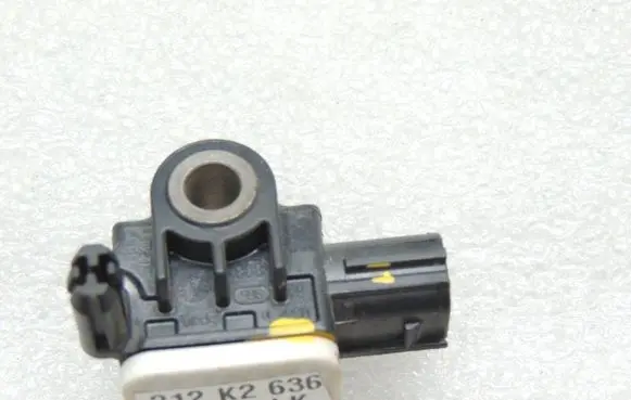 Mitsubishi Outlander Airbag deployment crash/impact sensor 8651A166