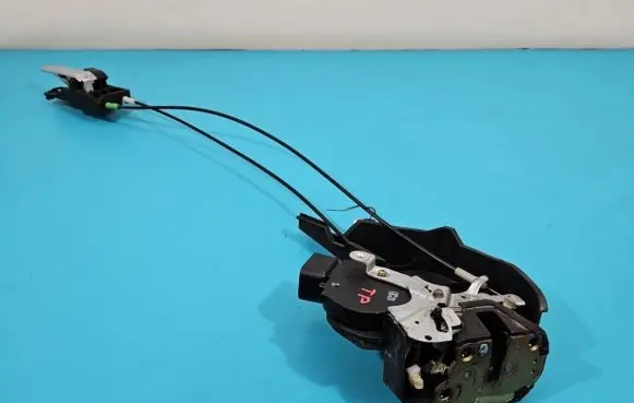 Lexus IS 200-300 Rear door lock IMPRK1364915