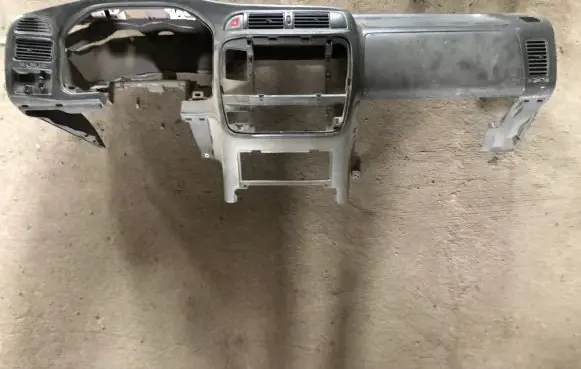 Nissan Patrol Y61 Dashboard