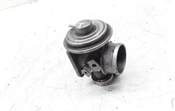 BMW 3 E46 EGR valve 7785789