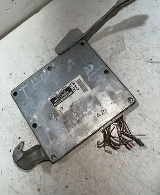 Toyota RAV 4 (XA20) Engine control unit/module 2110009650 8966142800