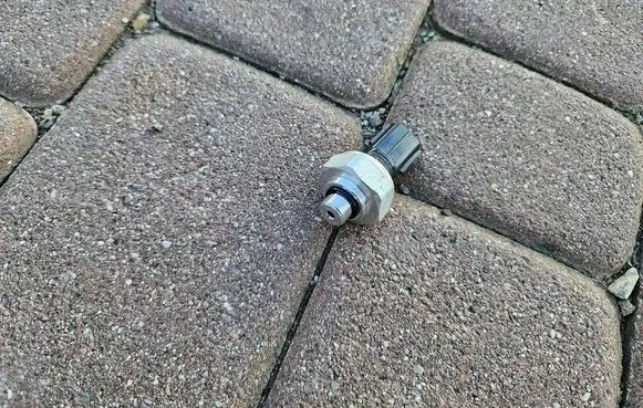 Toyota Camry VIII XV70 Air conditioning (A/C) pressure sensor 01H29B-