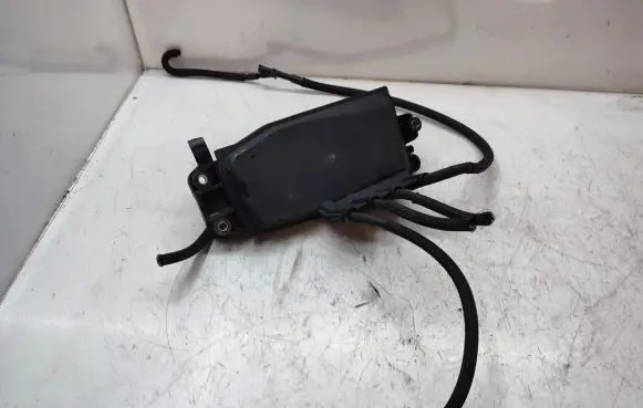 Vacuum air tank