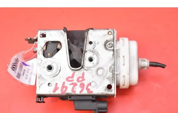Audi A3 S3 8L Front door lock 8L1837016A