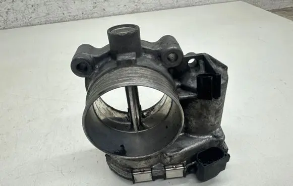 Volvo S60 Throttle valve 8692720