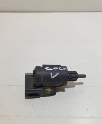Volkswagen Golf V Brake pedal sensor switch 3B0945511A 04754 19322007