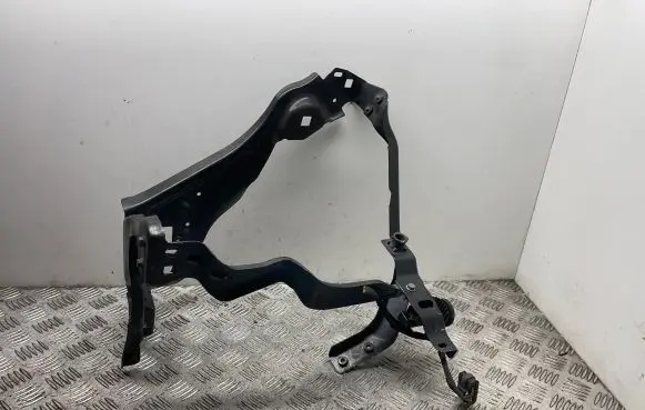 Mercedes-Benz C W204 Headlight/headlamp mounting bracket A2046201291