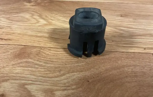 Volvo V50 Radiator mount bracket 3M5H8125AC