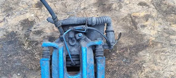 Rear brake caliper