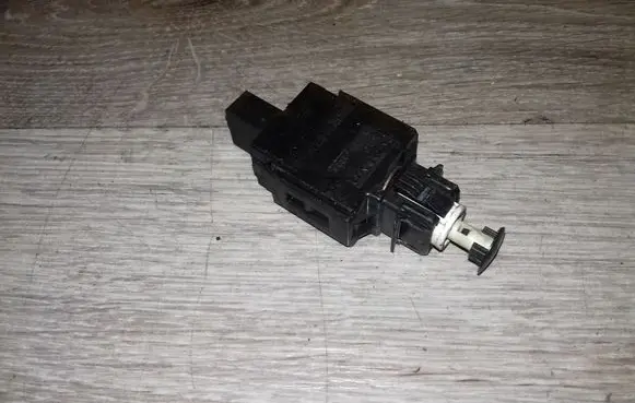 Volvo S80 Brake pedal sensor switch 8622064