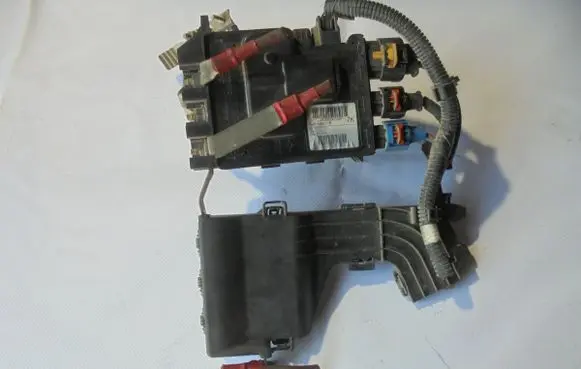 Renault Megane III Battery control module 243800010r