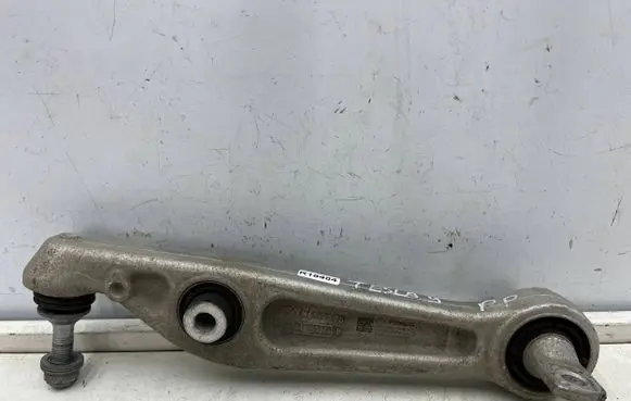 Front lower control arm/wishbone