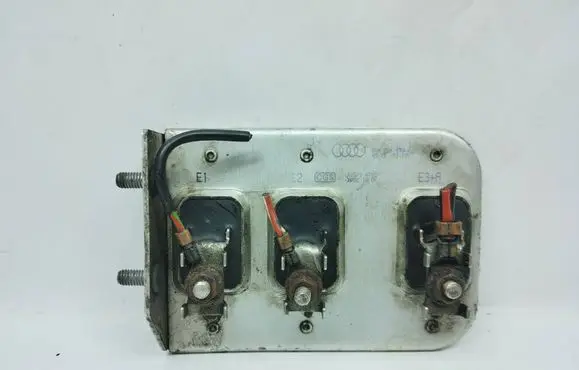 Audi A4 S4 B6 8E 8H Coolant fan relay 8D0959493A