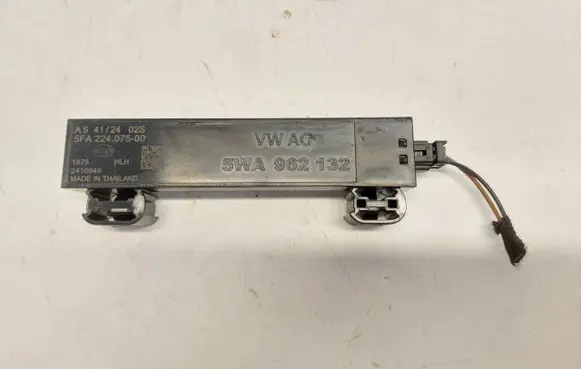 Volkswagen PASSAT B9 Fender mounting bracket 5WA962132JLK01