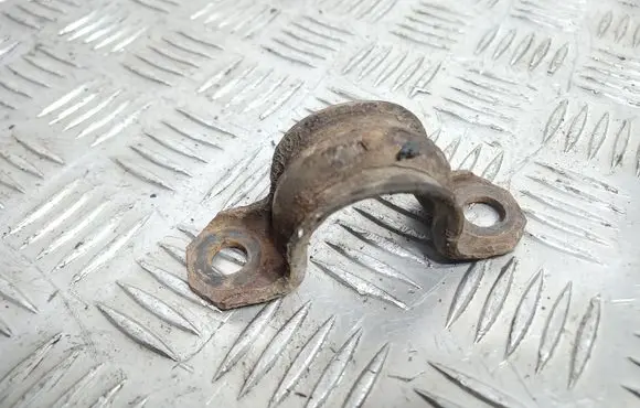Nissan Qashqai Sway bar bush bracket, rear 