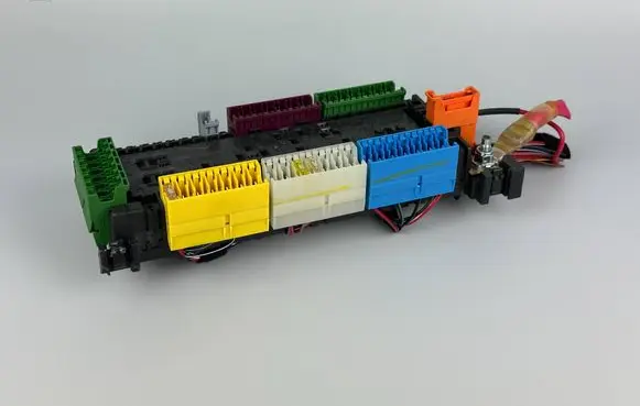 Mercedes-Benz GL X166 Fuse module A1669061202 33134886 YAP3509113
