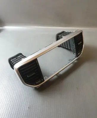 KIA Sportage Dash center air vent grill 84740F1AB0QB1