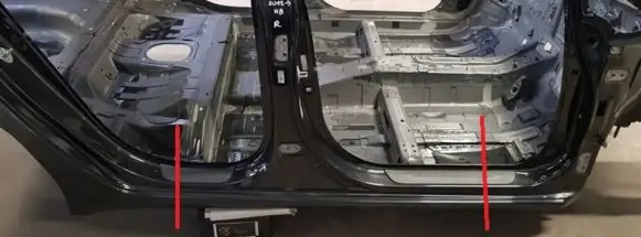 KIA Ceed Pillar (middle) 