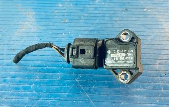 Skoda Octavia Mk2 (1Z) Air pressure sensor 038906051B 0281002399