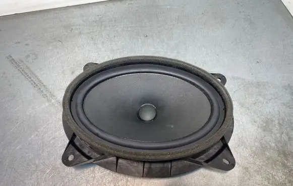 Subaru XV II Front door speaker 8M42F