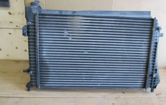 Volkswagen PASSAT B6 Intercooler radiator 3C0145803E L3650000
