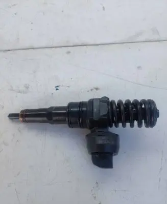 Volkswagen Caddy Fuel injector 0414720215