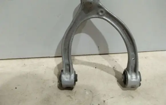 Front lower control arm/wishbone