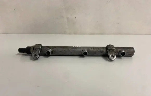 Mercedes-Benz E W211 Fuel main line pipe A6420700695 0603500226