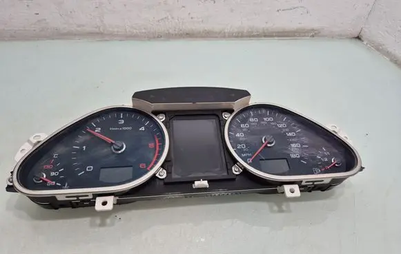 Speedometer (instrument cluster)