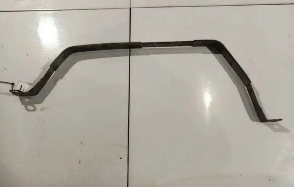 Hyundai i30 Fuel tank mounting bracket 
