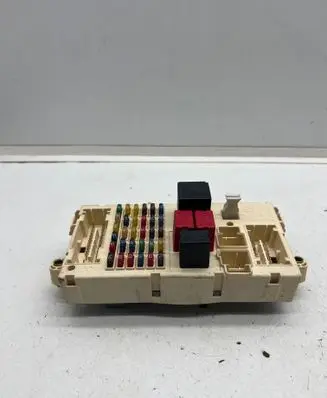 Maserati Quattroporte Fuse box set 209876 4RCCS4MCE 501210100070