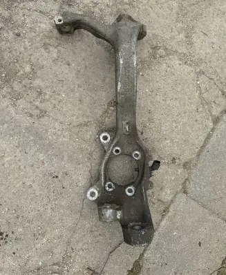 Front wheel hub spindle knuckle