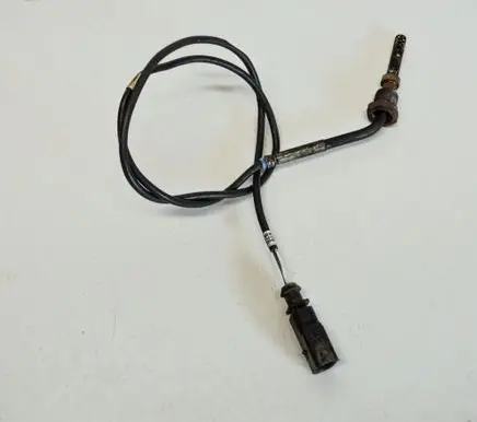 Audi A4 S4 B7 8E 8H Oil temperature sensor 03G906088AP