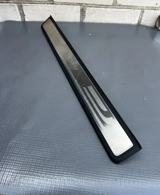 Honda CR-V Side skirt front trim 84252SWAA012M1