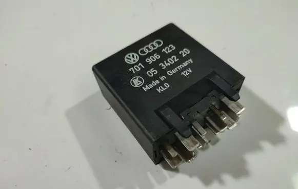 Volkswagen Transporter - Caravelle T4 Other relay 701906123