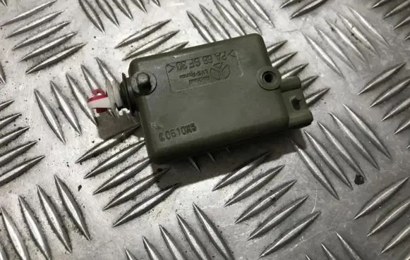 Renault Scenic I Central locking motor 