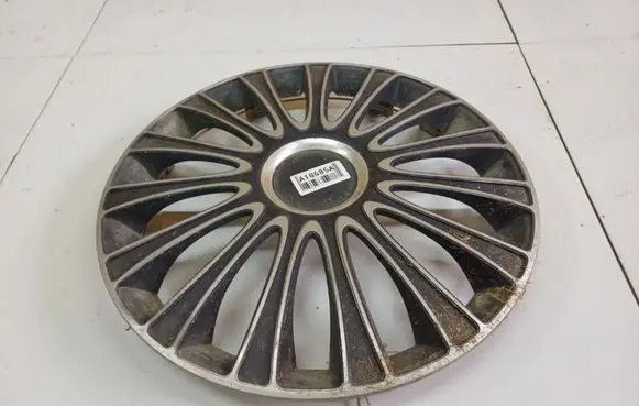 Citroen Saxo R14 wheel hub/cap/trim 