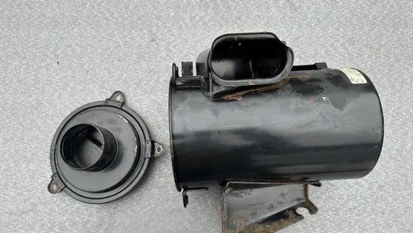 Air filter box