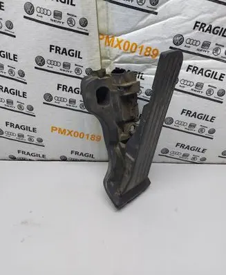 Volkswagen PASSAT B6 Accelerator throttle pedal 1K1721503L