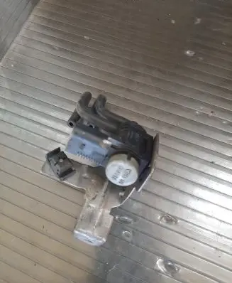 Volkswagen Scirocco Turbo solenoid valve 1K0906283A