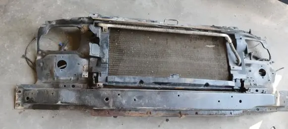 Volkswagen Transporter - Caravelle T4 Radiator support slam panel 701121207
