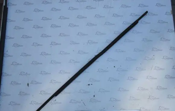 Land Rover Discovery 3 - LR3 Front bumper splitter molding 