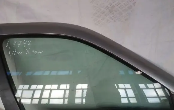 Citroen Xsara Front door window glass four-door