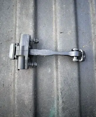 Volvo V60 Front door check strap stopper 31479059 C8P5D