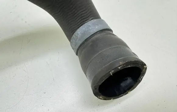 Audi A3 S3 A3 Sportback 8P Engine coolant pipe/hose 3B0122291C