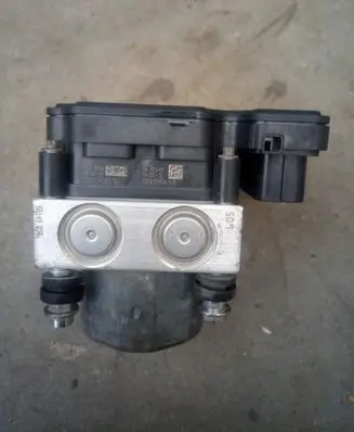 Nissan Qashqai ABS Pump 0265261028