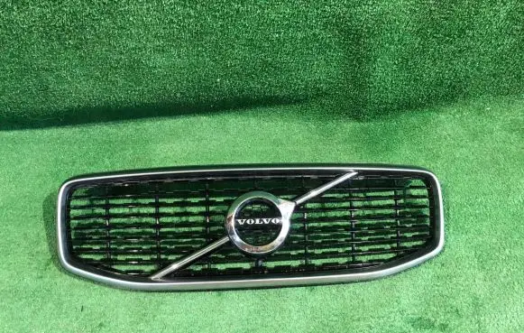 Volvo XC60 Front bumper upper radiator grill 31425534