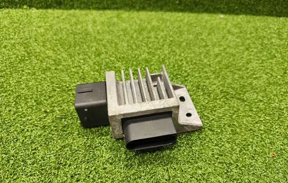 Renault Trafic III (X82) Glow plug pre-heat relay 271203982R 01954946 23108